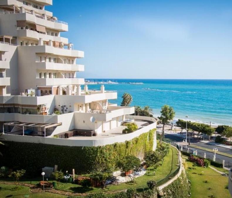 Benalbeach Estudio Premium Бенальмадена Экстерьер фото
